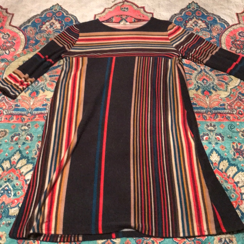 SOLD Women’s shift dress 👗